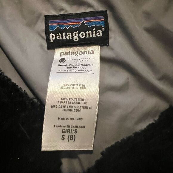 Patagonia girls black pelage parka jacket size small 8 - Picture 4 of 4